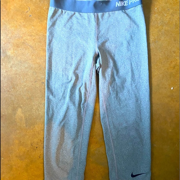 Nike crop leggings